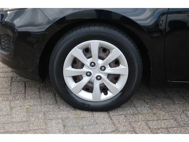 Kia Rio 1.2 CVVT 2012 Benzine 17
