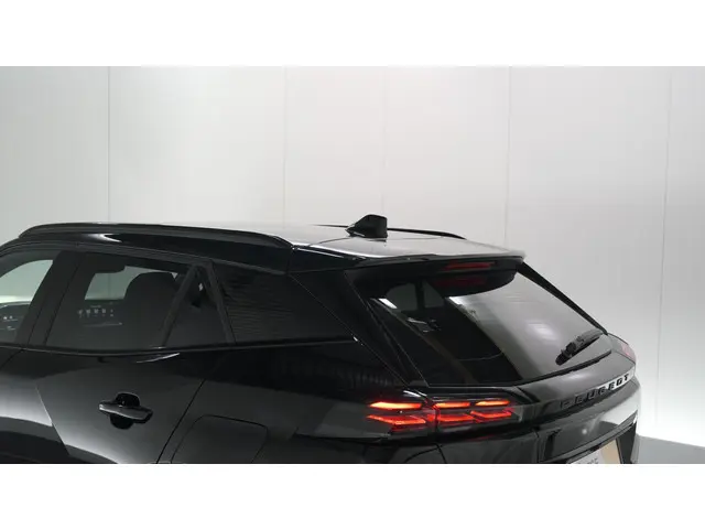 Peugeot 2008 PureTech 130 EAT8 GT 2024 Benzine 23