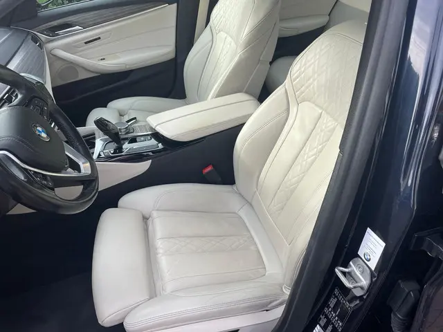 BMW 5 Serie 530i High Executive 2018 Benzine 11