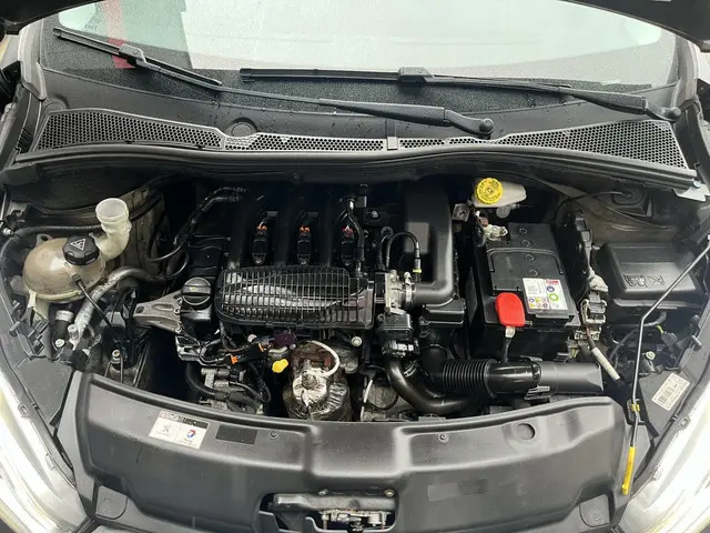 Peugeot 208 1.2 PureTech Blue Lion | Metallic | 2018 Benzine 27