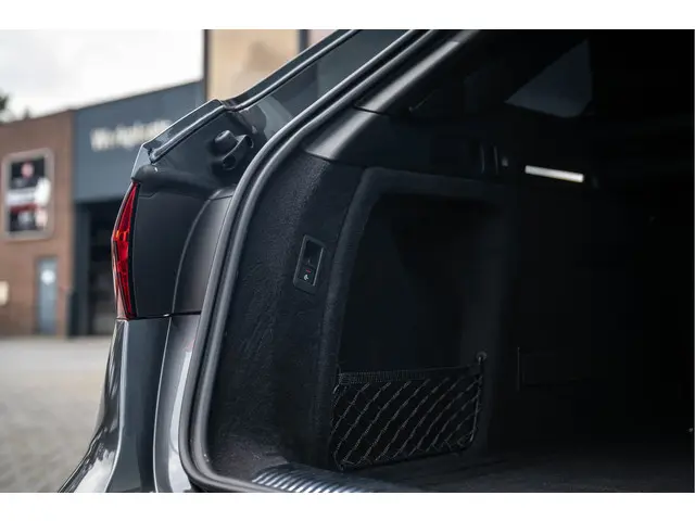 Audi A4 Avant 40 TDI S edition 204 pk 2021 Diesel 31