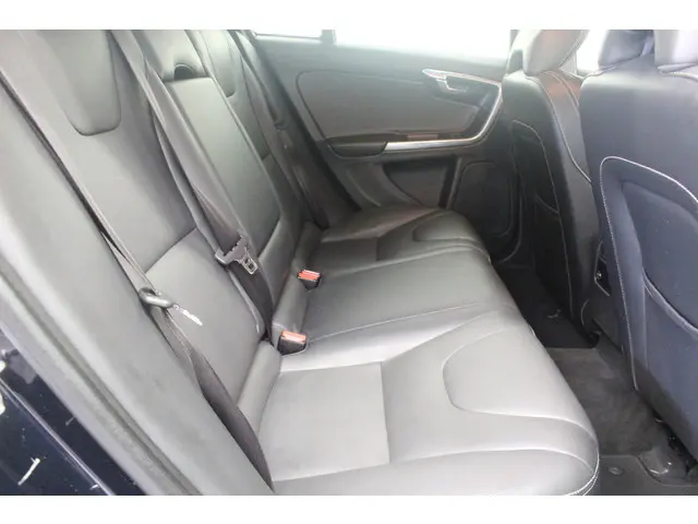 Volvo V60 2.4 D6 Twin Engine Summum 2015 Hybride Diesel 10