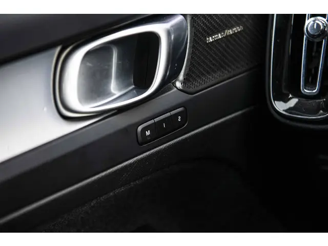 Volvo XC40 2.0 B4 Plus Dark 2024 Benzine 28