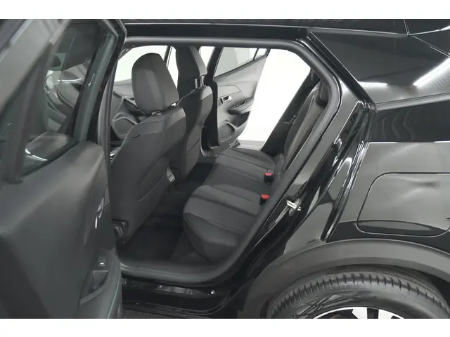 Peugeot 2008 PureTech 130 EAT8 Allure 2023 Benzine 27