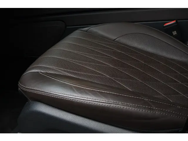 Mercedes-Benz G-Klasse 500 2023 Benzine 11