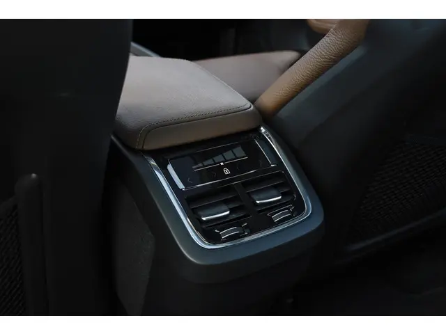 Volvo XC60 2.0 B5 Momentum Exclusive 2021 Benzine 28