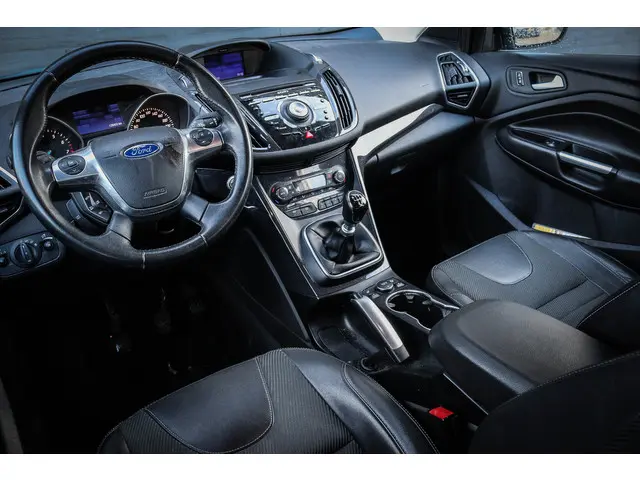 Ford Kuga 1.6 Titanium 2013 Benzine 3