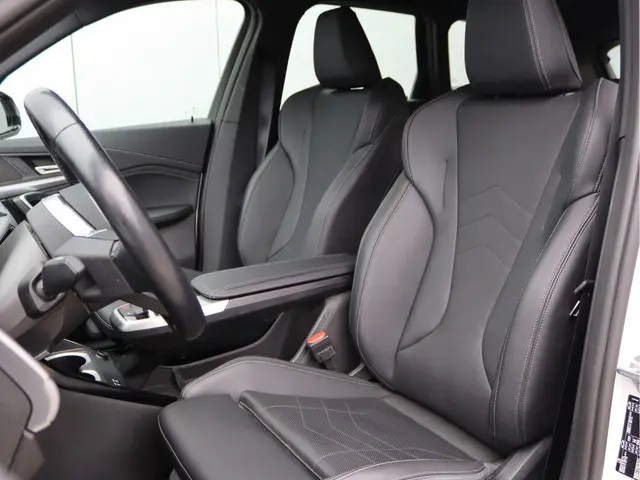 BMW X1 sDrive18i 2023 Benzine 4