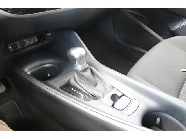 Toyota C-HR 1.8 Hybrid Active 2019 Hybride Benzine 17