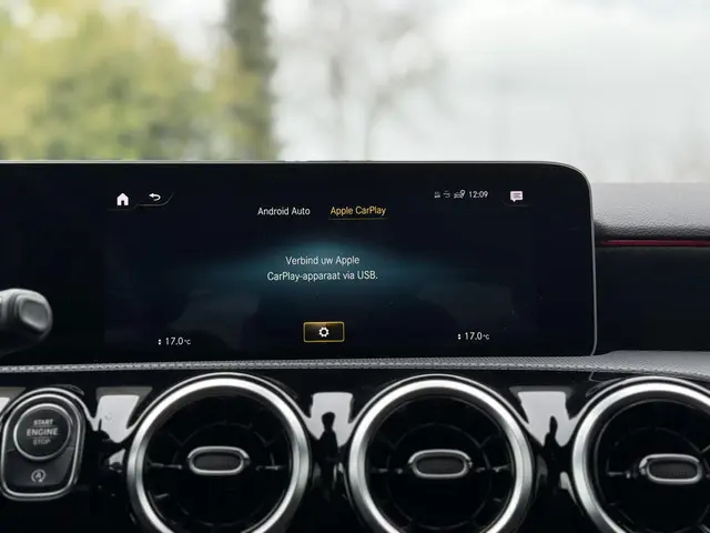 Mercedes-Benz A-Klasse 200 Aut. AMG Sport 2020 Benzine 25
