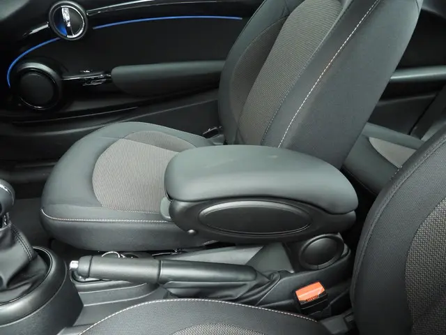 MINI 3-Deurs Cooper 2023 Benzine 24
