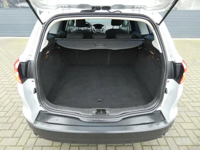 Ford Focus Wagon HELAAS VERKOCHT!!! 2017 Benzine 12