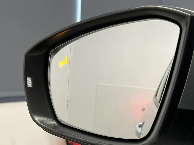 Volkswagen T-Cross 1.0 TSI Life 2019 Benzine 32