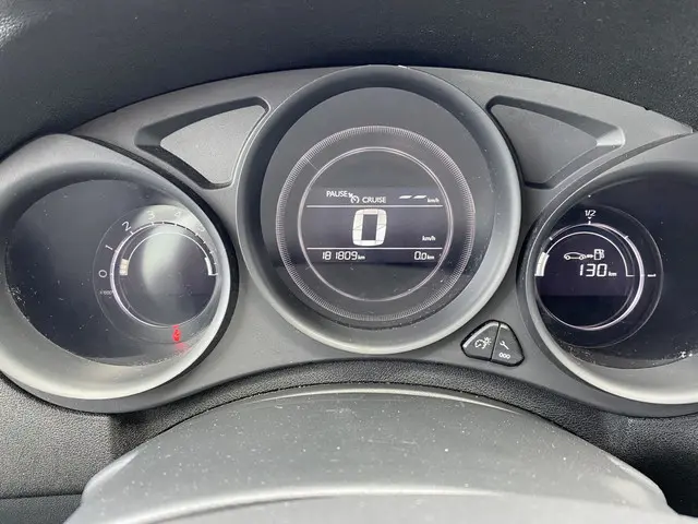 Citroën C4 1.2 PureTech Shine 2015 Benzine 18