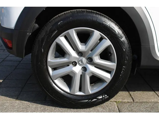 Dacia Sandero Stepway TCe 90 Essential 2022 Benzine 28