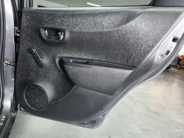 Toyota Yaris 1.3 VVT-i Style / Trekhaak / Airco 2013 Benzine 20