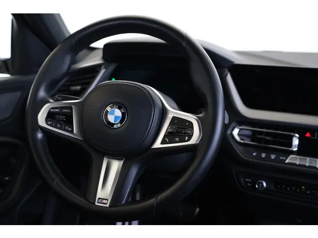BMW 1 Serie 5-deurs 120i 2021 Benzine 11