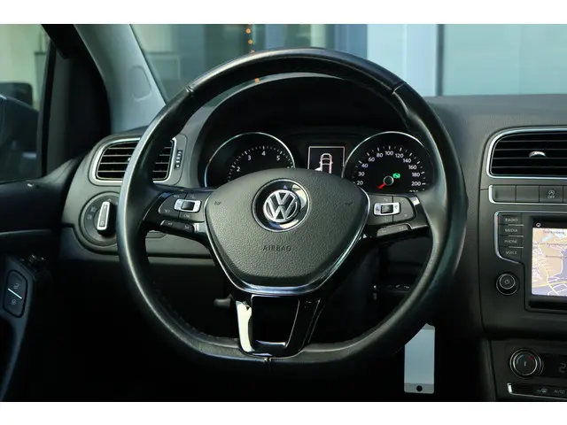 Volkswagen Polo 1.2 TSI Comfortline 2015 Benzine 24