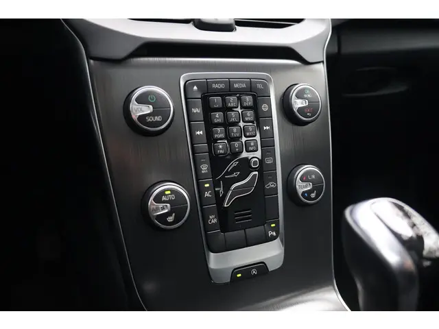 Volvo V40 2.0 D2 Summum Business 2015 Diesel 27