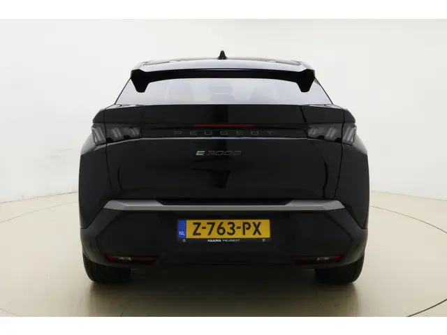 Peugeot e-3008 Allure 73 kWh 2024 Elektrisch 11