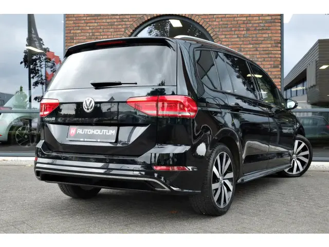 Volkswagen Touran 1.5 TSI R-LINE 7p 2019 Benzine 2