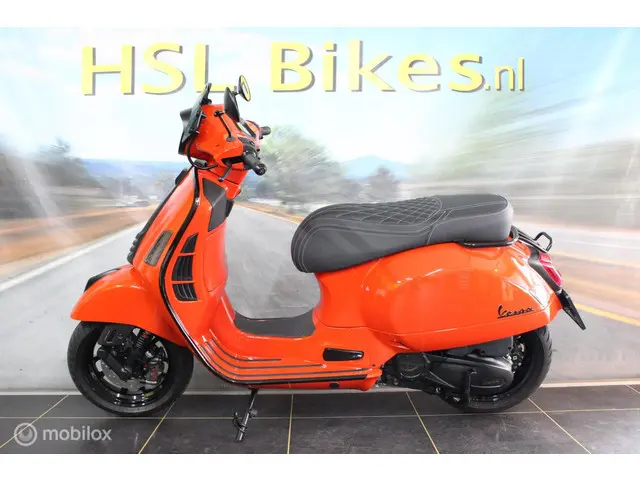 Vespa GTS 300 SuperSport HPE 2024 Benzine 11