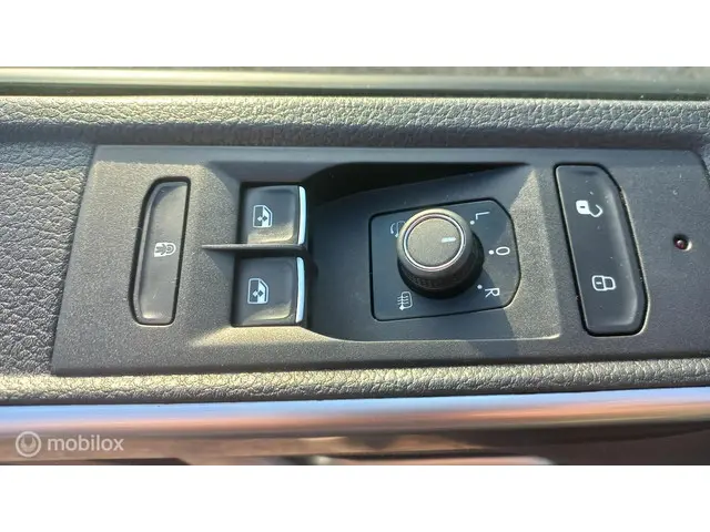 Volkswagen Transporter 2.0 TDI L2H1 30 DC 2021 Diesel 15