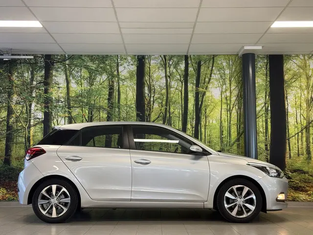 Hyundai i20 1.4 Business Edition 2018 Benzine 4
