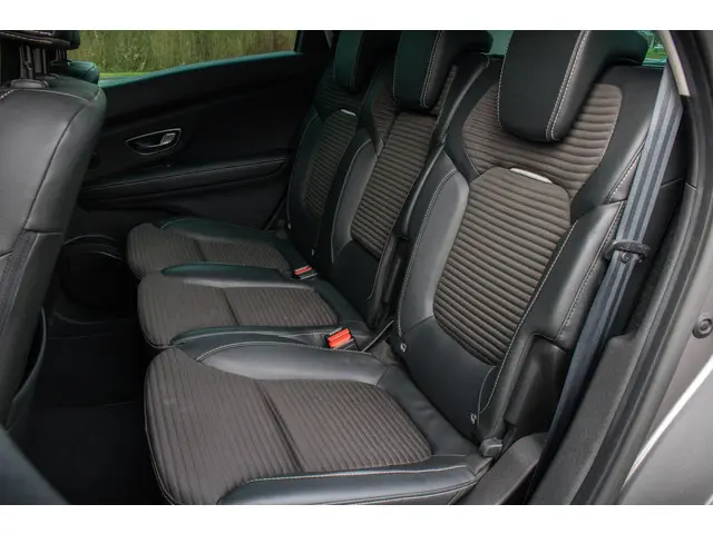 Renault Scénic TCe 140 Bose 2020 Benzine 8