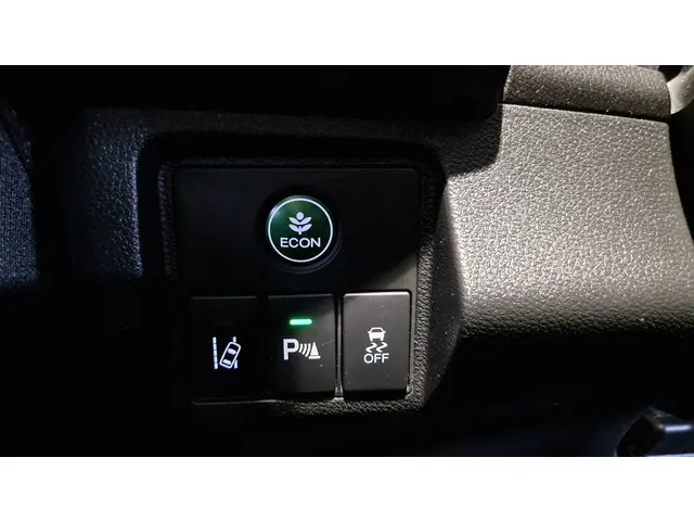 Honda HR-V 1.5 i-VTEC Executive 2017 Benzine 26