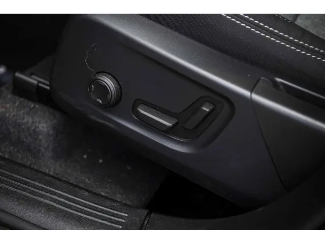 Volvo XC40 2.0 B4 Plus Dark 2025 Benzine 8