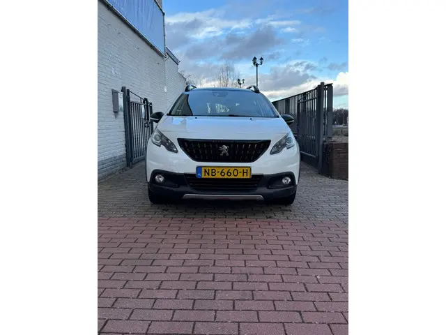 Peugeot 2008 1.2 PureTech GT-line 2017 Benzine 3
