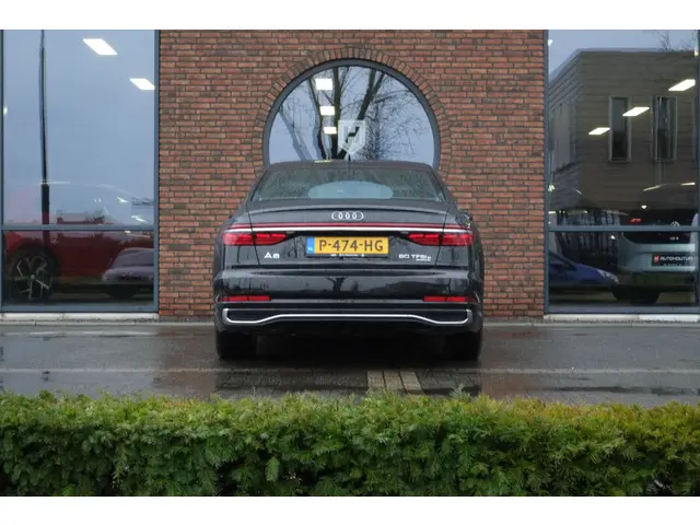 Audi A8 60 TFSI e quattro 2022 Hybride Benzine 7