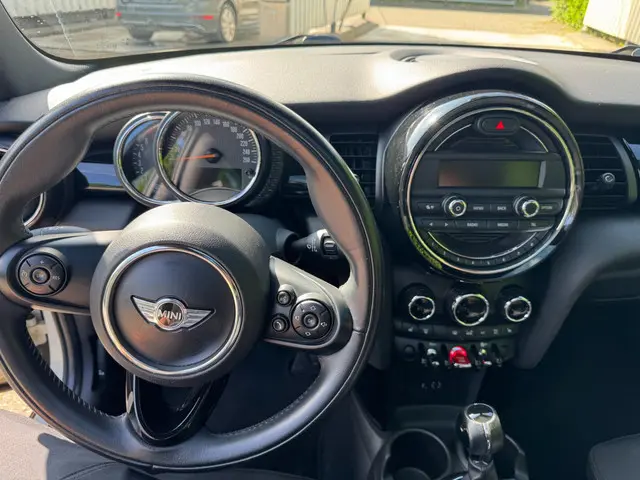 MINI Cooper 1.5 Chili Serious Business 2014 Benzine 10