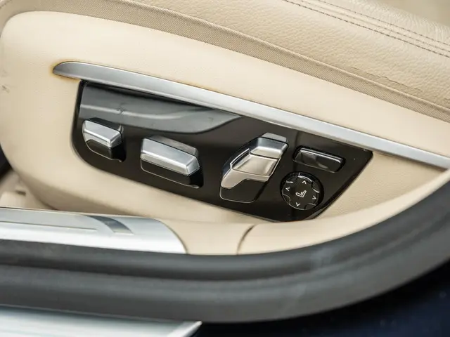 BMW 7 Serie 740i High Executive 2017 Benzine 41