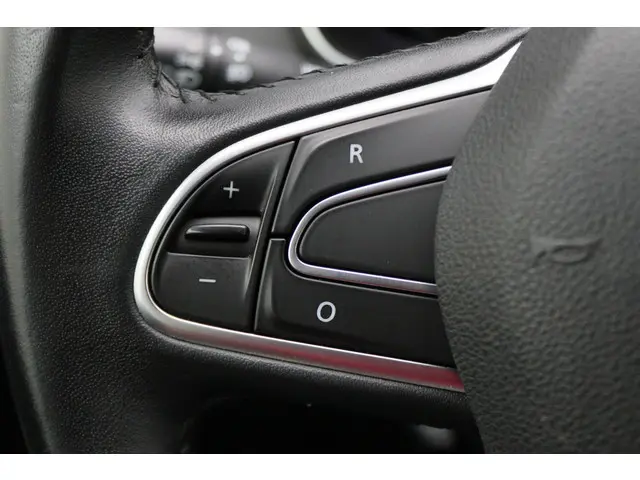 Renault Mégane Estate 1.3 TCe Limited 2019 Benzine 35