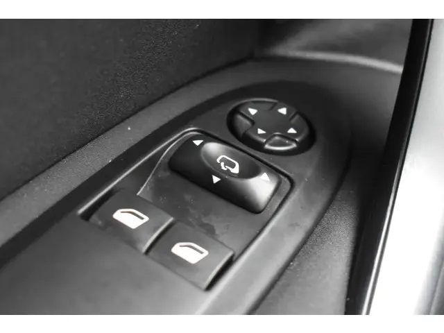 DS DS 4 PureTech 130 Performance Line 2017 Benzine 19
