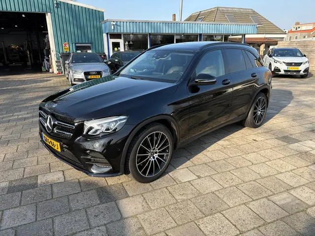 Mercedes-Benz GLC 250 4MATIC Premium 2019 Benzine