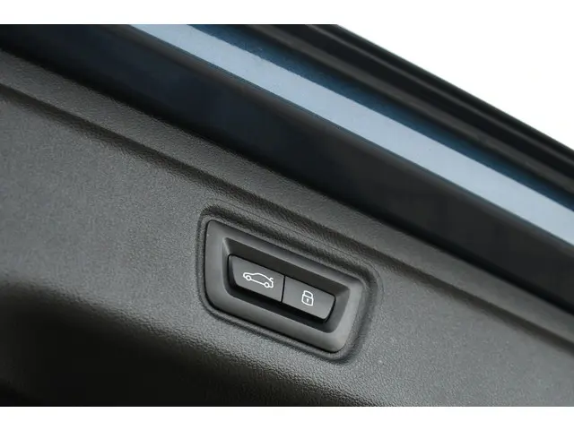 BMW 3 Serie Touring 330e M-Sport 2025 Hybride Benzine 25