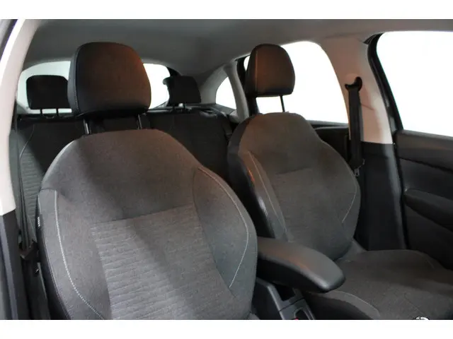 Citroën C3 1.2 PureTech Collection 2015 Benzine 18