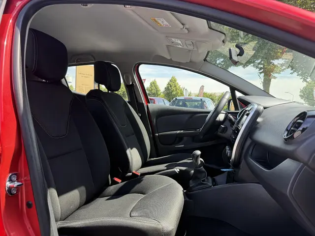 Renault Clio 0.9 TCe Limited 2016 Benzine 7