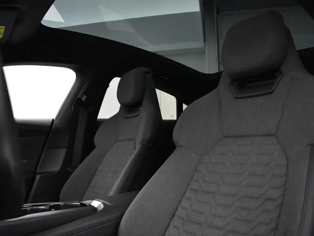 Audi e-tron GT 476pk Competition 93 kWh 2022 Elektrisch 10