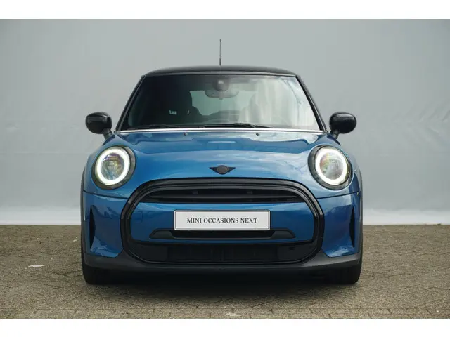 MINI 5-Deurs Cooper Classic 2021 Benzine 5