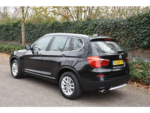 BMW X3 xDrive20i High Executive 2013 Benzine 4