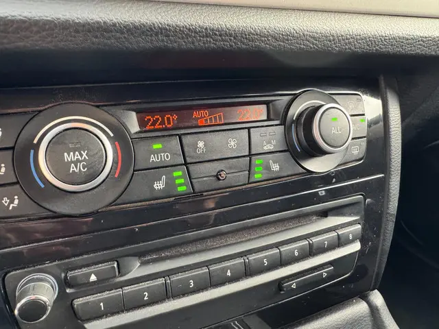 BMW X1 SDrive20i Business+/ Camera / Trekhaak . 2013 Benzine 19