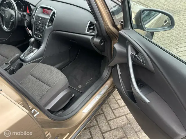 Opel Astra NOTCHBACK 1.6 Turbo Sport 2012 LPG/Gas 17