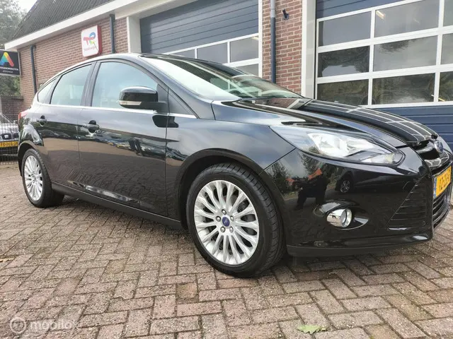 Ford Focus 1.6 TI-VCT Titanium Automaat! 2013 Benzine 6