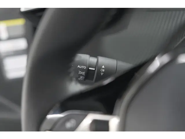 Peugeot e-2008 EV Active 50 kWh 2024 Elektrisch 31