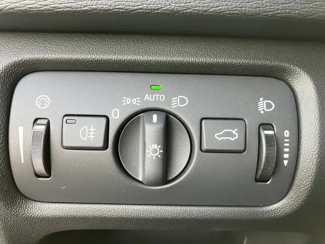 Volvo V40 Cross Country 1.5 T3 Summum 2016 Benzine 28