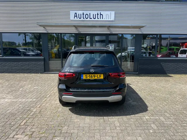 Mercedes-Benz GLB 180 Business Line 2023 Benzine 13